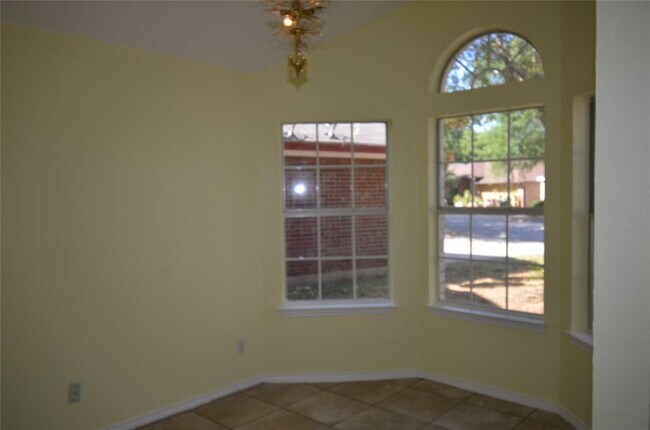 Foto del edificio - 4729 Castleman Dr