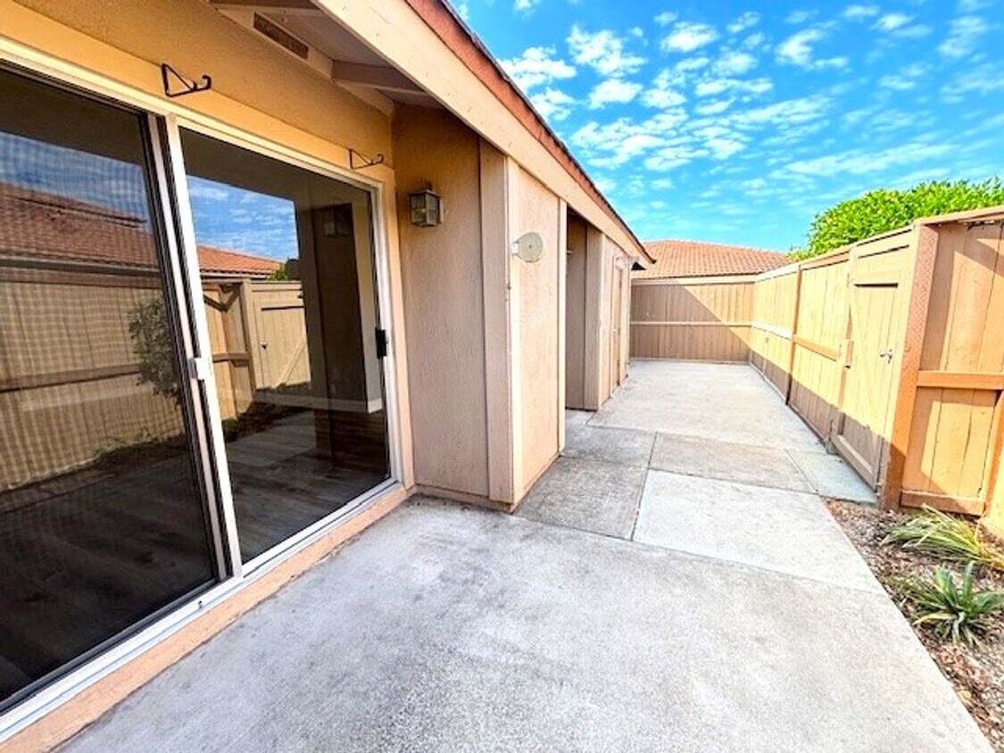 Primary Photo - Welcome Home to this Adorable Tustin Condo!