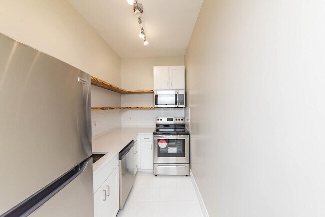 Building Photo - 2 bedroom in Chicago IL 60641