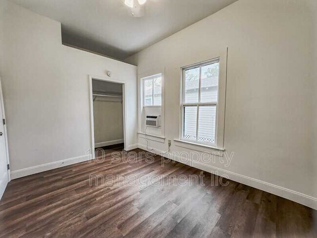 Foto del edificio - 2212 32nd Ave E