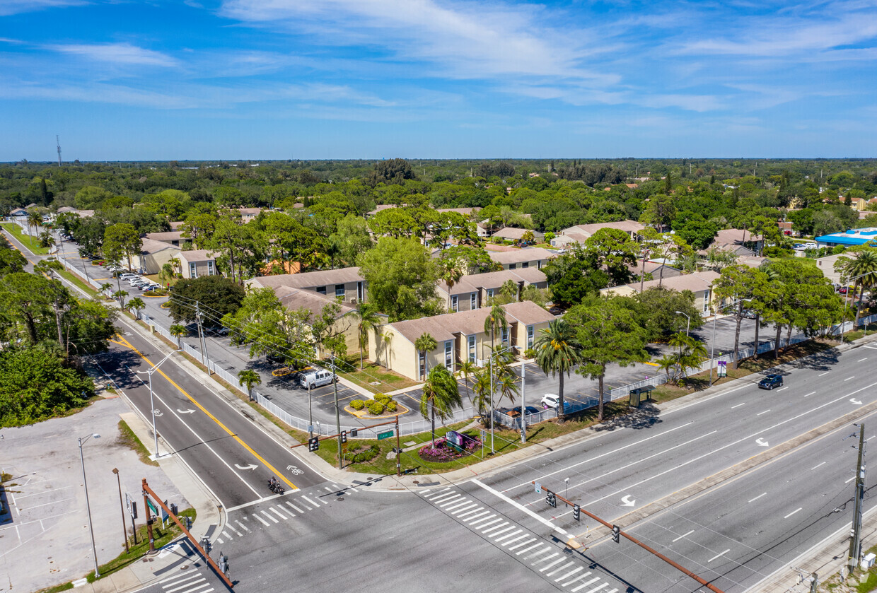 Foto principal - Garden Grove Apartments