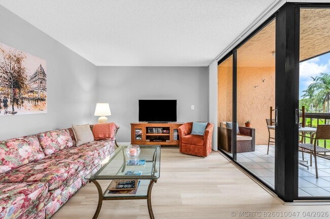 Building Photo - 2255 Lindell Blvd
