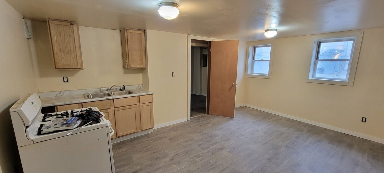 Primary Photo - 2229 S 10th Pl