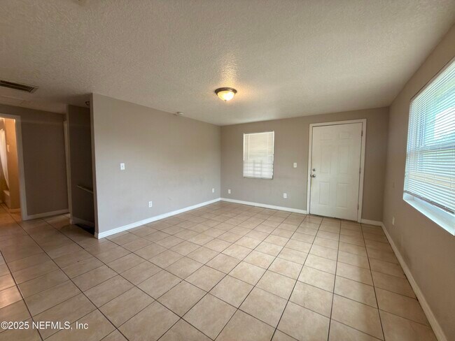 Foto del edificio - 1721 Dot St