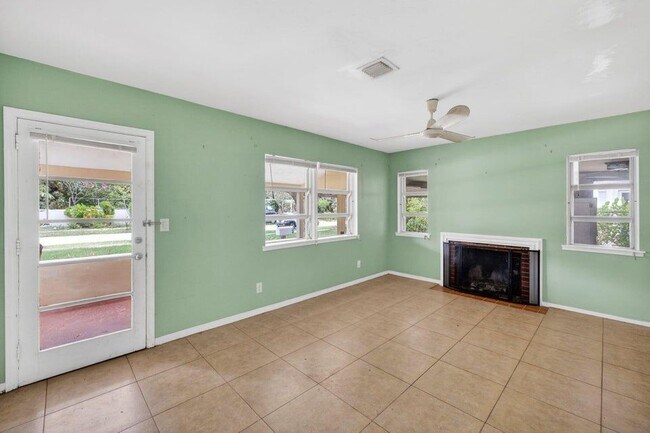 Foto del edificio - 841 SW 18th Ct