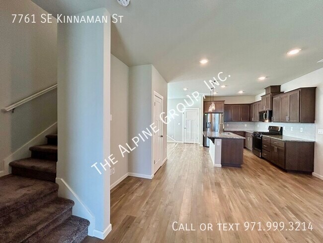 Building Photo - 3 Bed, End Unit near Reed's Crossing!