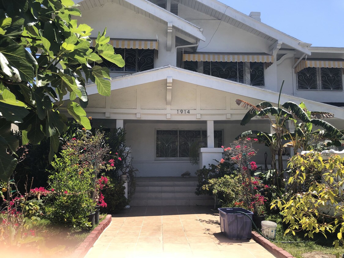 1914 Buckingham Rd, Los Angeles, CA 90016 House for Rent in Los