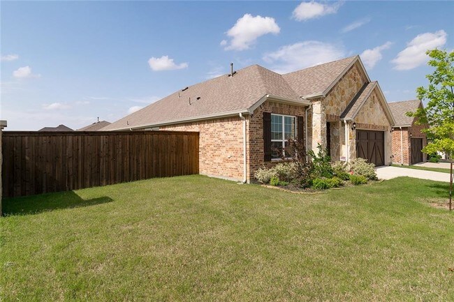 Building Photo - 200 Copper Canyon Dr