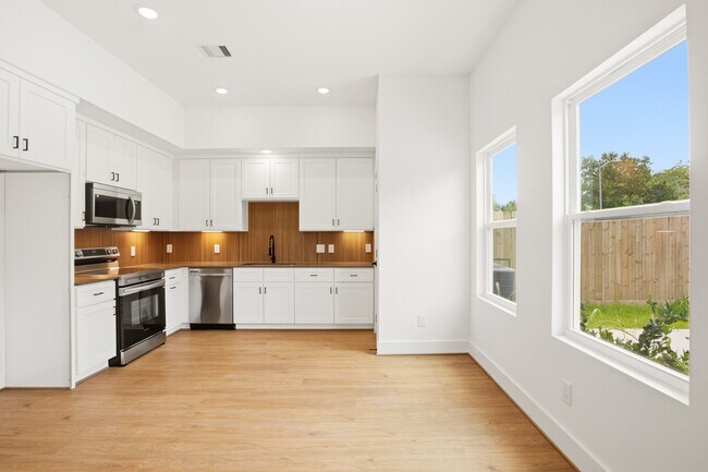 Foto del edificio - 7841 Sunnyhill St