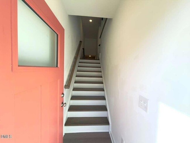 Building Photo - 1802 Stroup St