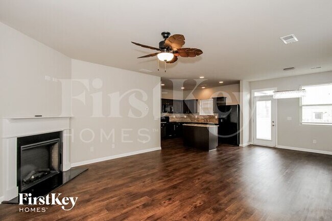 Foto del edificio - 11848 Lovejoy Crossing Blvd