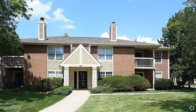 Building Photo - 2141 Bentwood Cir