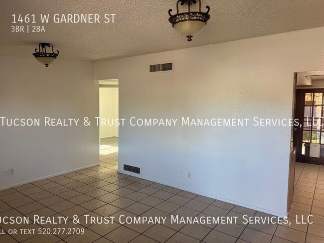 Photo - 1461 W Gardner St House