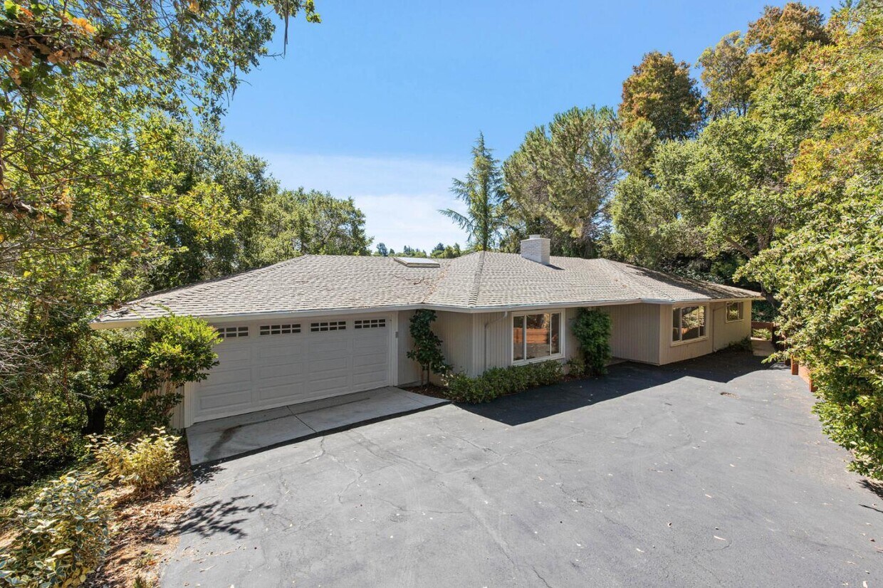 Primary Photo - 30 Warmwood Way