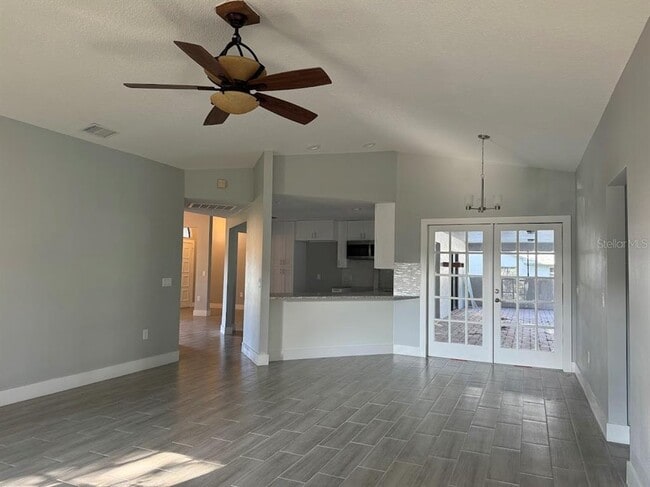 Building Photo - 5835 Colony Pl Dr
