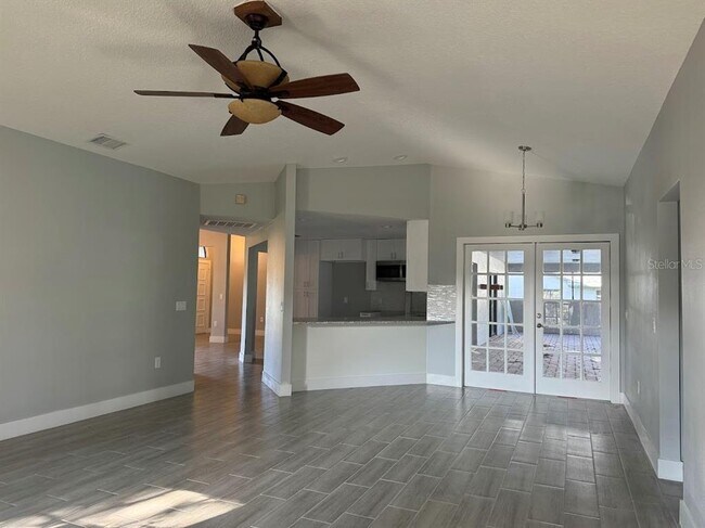 Foto del edificio - 5835 Colony Pl Dr