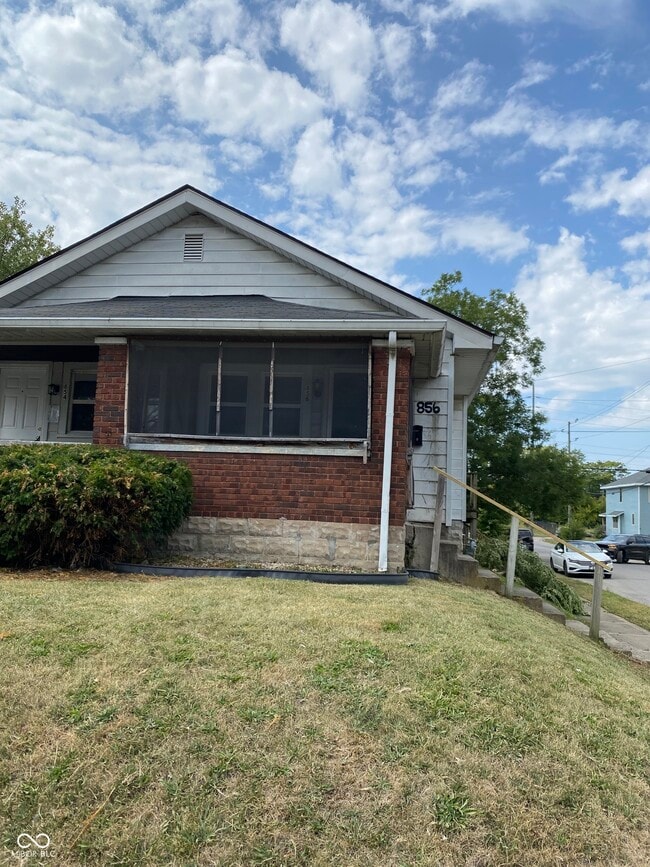 Building Photo - 856 N Bradley Ave
