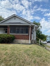 Building Photo - 856 N Bradley Ave