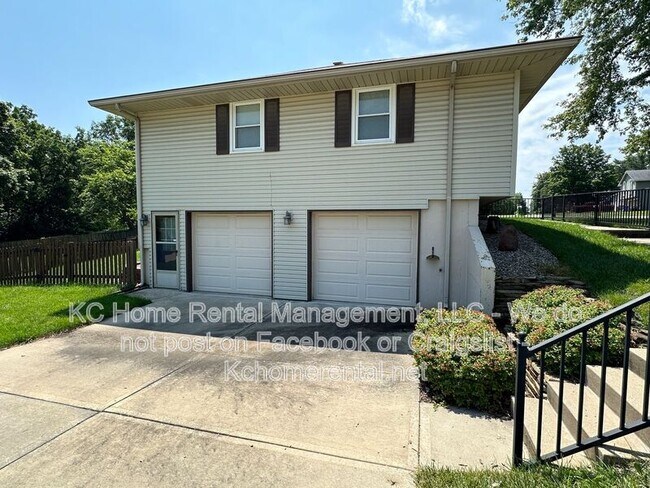 Foto del edificio - 6119 Cottonwood Dr