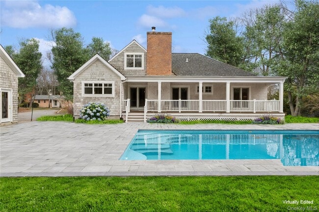 Foto del edificio - 10 Foxboro Rd