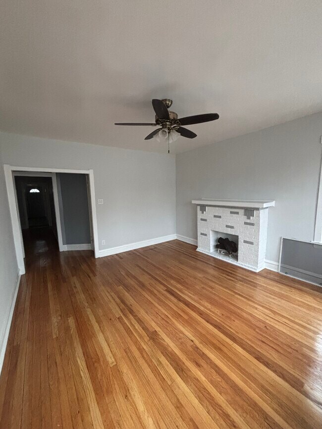 Foto del edificio - 4028 W Crystal St