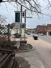 Building Photo - 1105 Main St