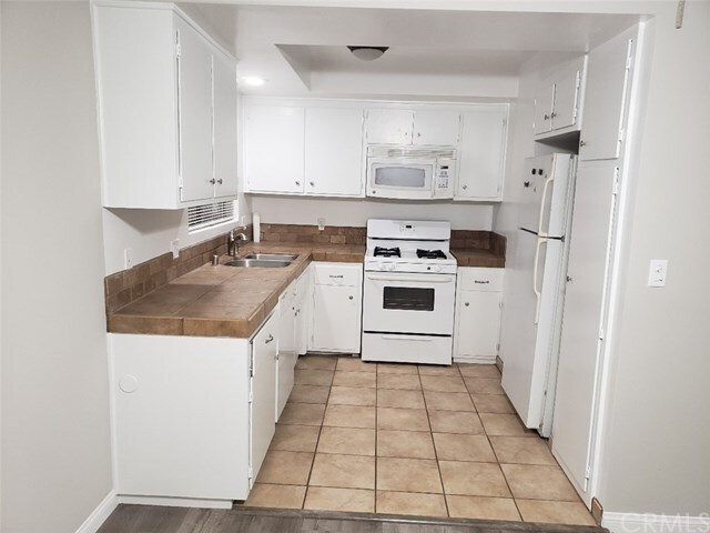 Foto del edificio - 521 Ridgeway Ln
