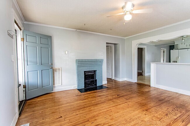 Building Photo - Price Improvement! 2 Bedroom 2 Bathroom Ho...