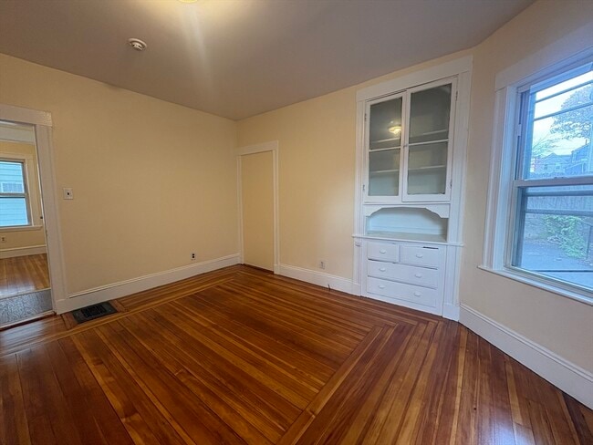 Building Photo - 39 Jackson Rd