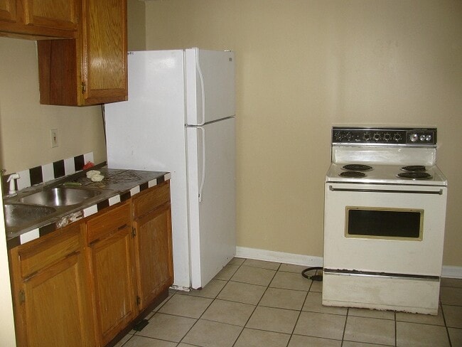 Building Photo - 128 Hillcrest St
