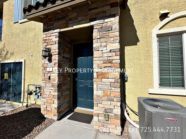 Foto del edificio - 2 Bedroom Townhome off of I-15 and Starr r...