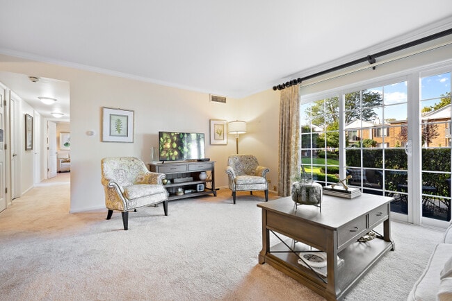 Building Photo - Courts Of Williamsburg