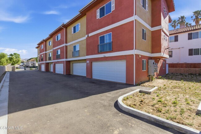Foto del edificio - 1740 Patricia Ave