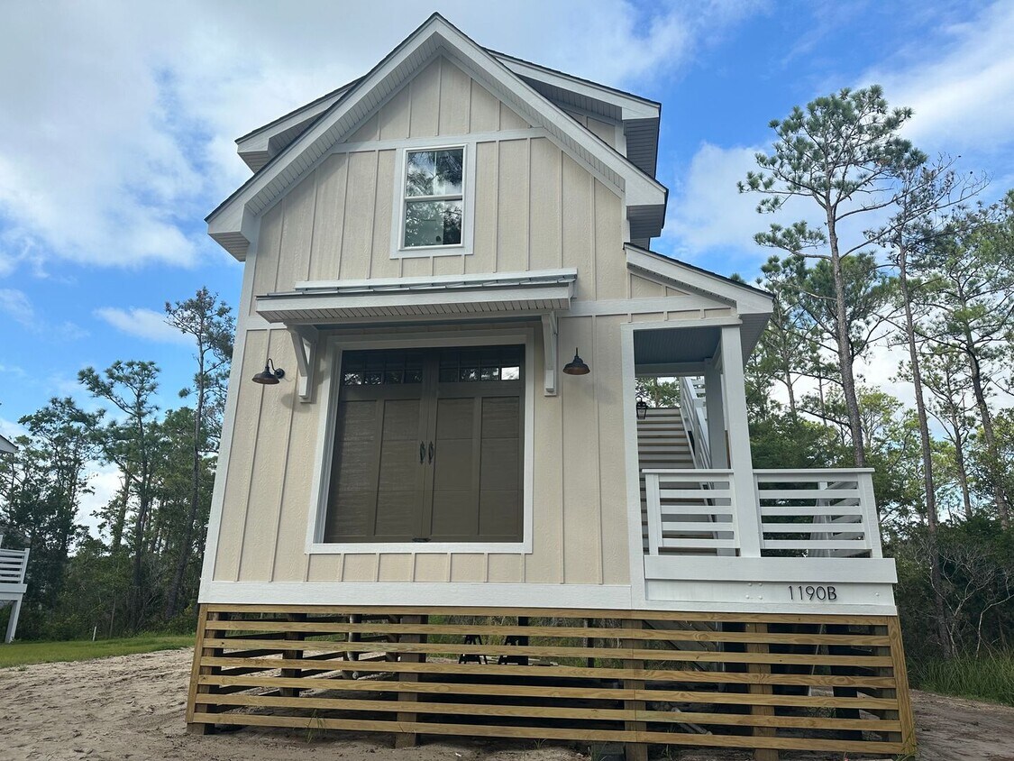 Primary Photo - Brand New, Fully Furnished - 1 Bedroom Apa...