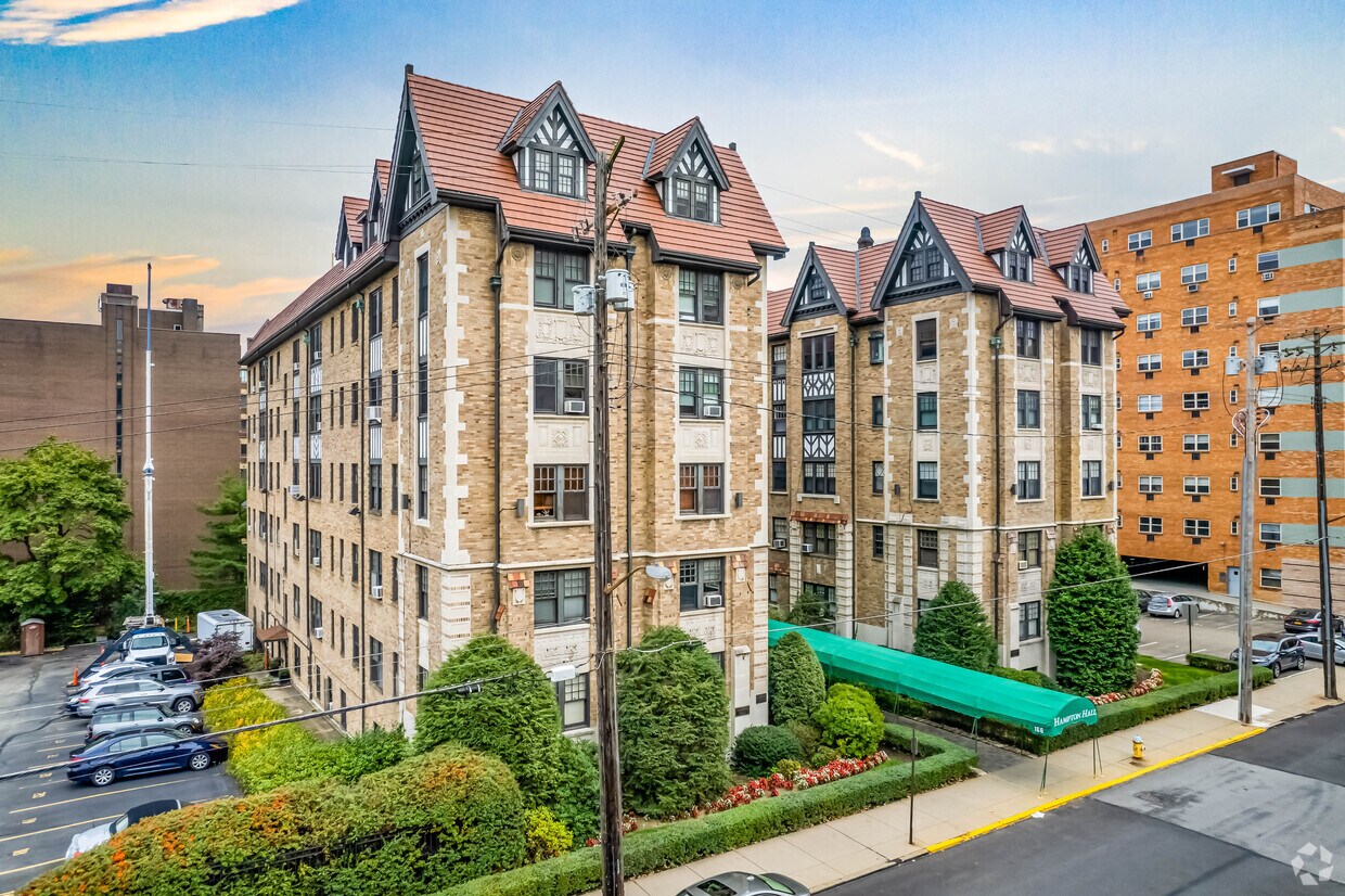 Hampton Hall Apartments in Pittsburgh, PA