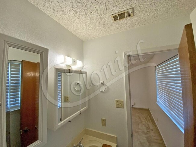 Building Photo - *CHARMING* HOME IN KILLEEN!