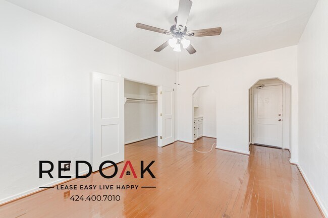 Foto del edificio - 826 S Hobart Blvd