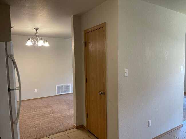 Building Photo - 109 Walnut Grove