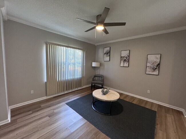 Building Photo - Large Renovated Home in Oakleaf Plantation