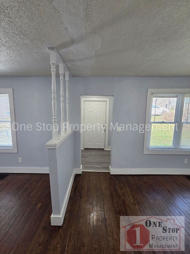 Foto del edificio - Beautiful 4 Bedroom 2 Bathroom in Kansas City!