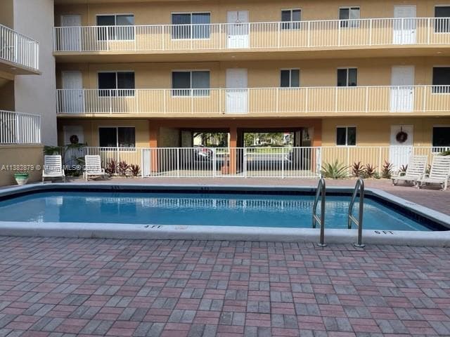 Foto principal - 7910 Taft St