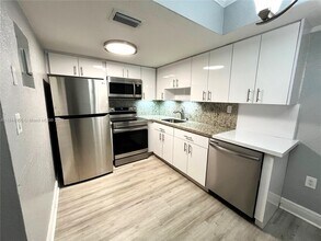 Building Photo - 636 NE 63rd St