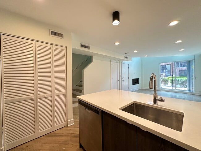 Foto del edificio - 949 W Grace St