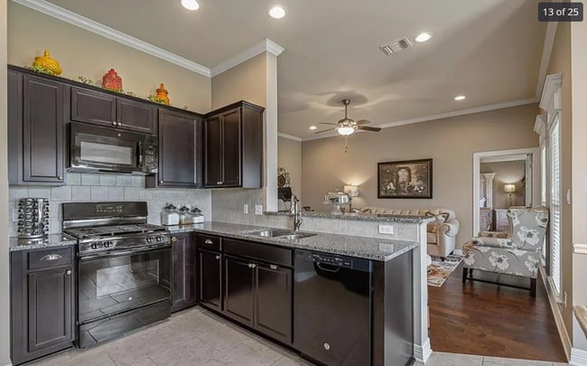 Building Photo - "Charming 3-Bed Retreat in Bossier City with Granite Touches & Gleaming Hardwood Floors!"