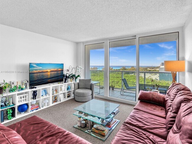 Foto del edificio - 100 Bayview Dr