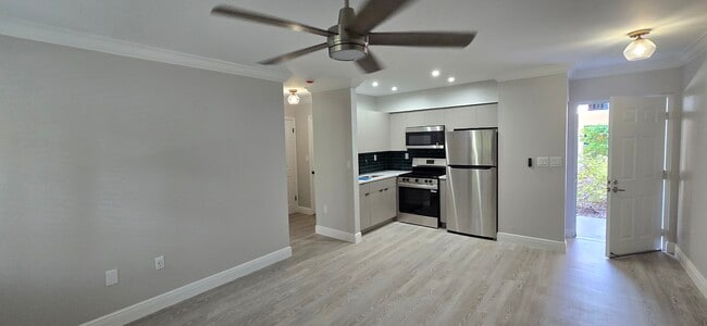 Foto del edificio - Las Palmas Senior Living