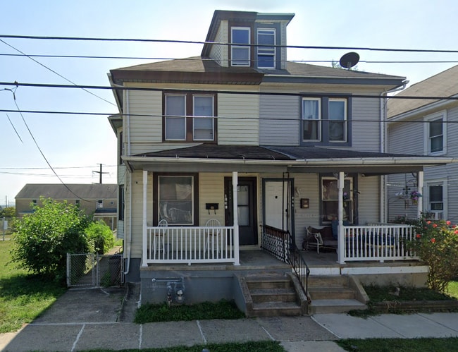 Building Photo - 131 White Ave