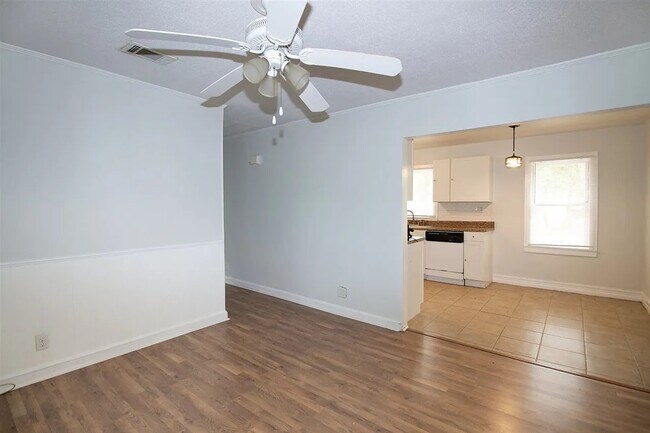 Foto del edificio - 5016 Saray Way