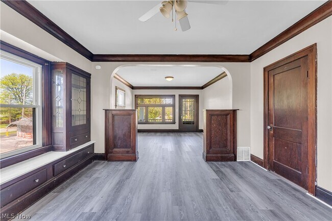 Foto del edificio - 9404 Cardwell Ave