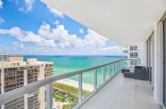 Foto del edificio - 6365 Collins Ave